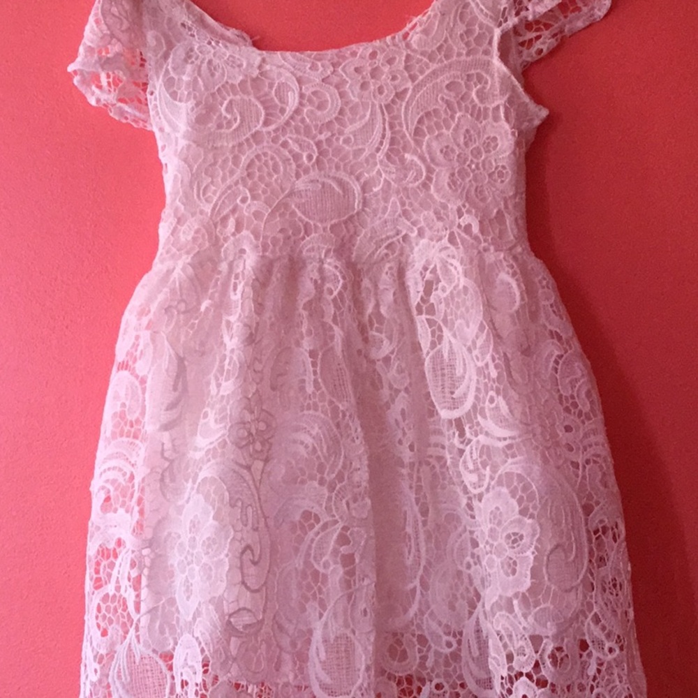 White laces dress